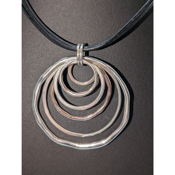 Anne Klein NWT Bullseye Pendant Black Corded Silver Tone Toggle Clasp Necklace - Picture 4 of 5